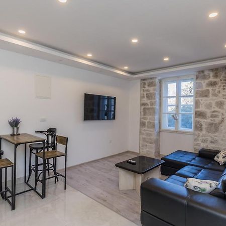 Seafront Apartments Karlo Kaštela Екстериор снимка