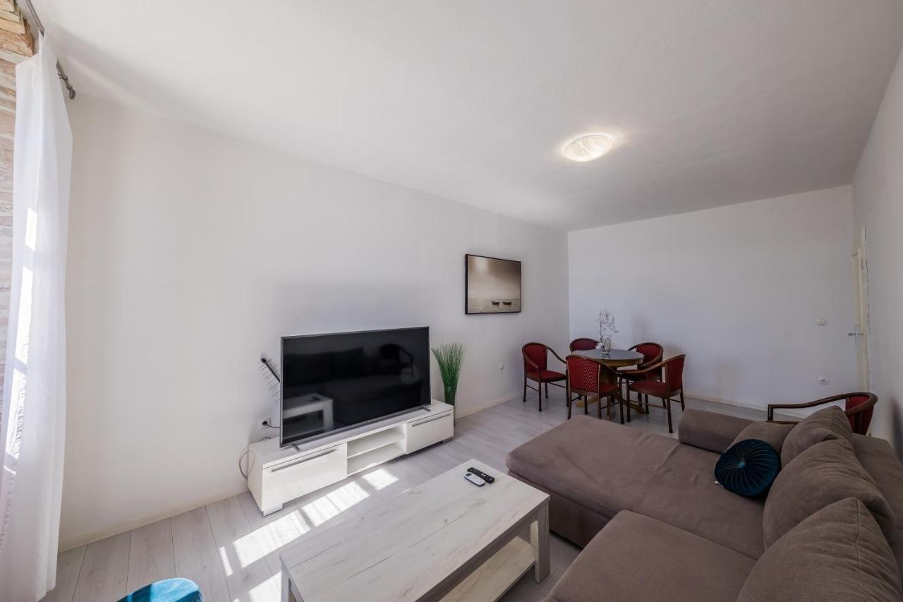 Seafront Apartments Karlo Kaštela Екстериор снимка