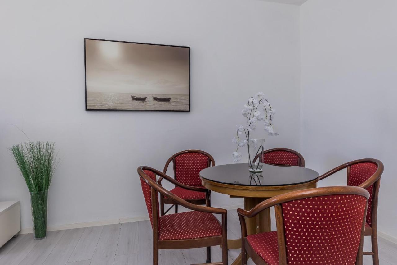 Seafront Apartments Karlo Kaštela Екстериор снимка