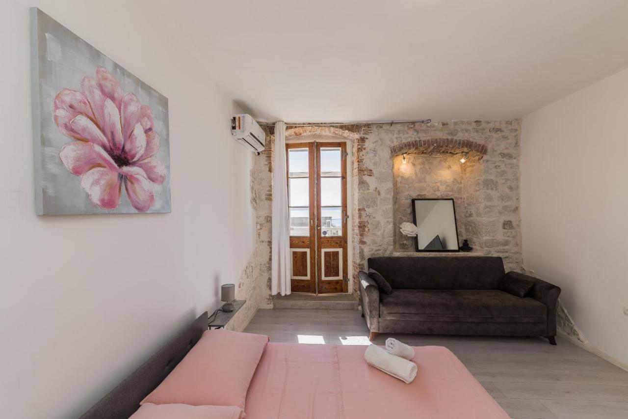 Seafront Apartments Karlo Kaštela Екстериор снимка