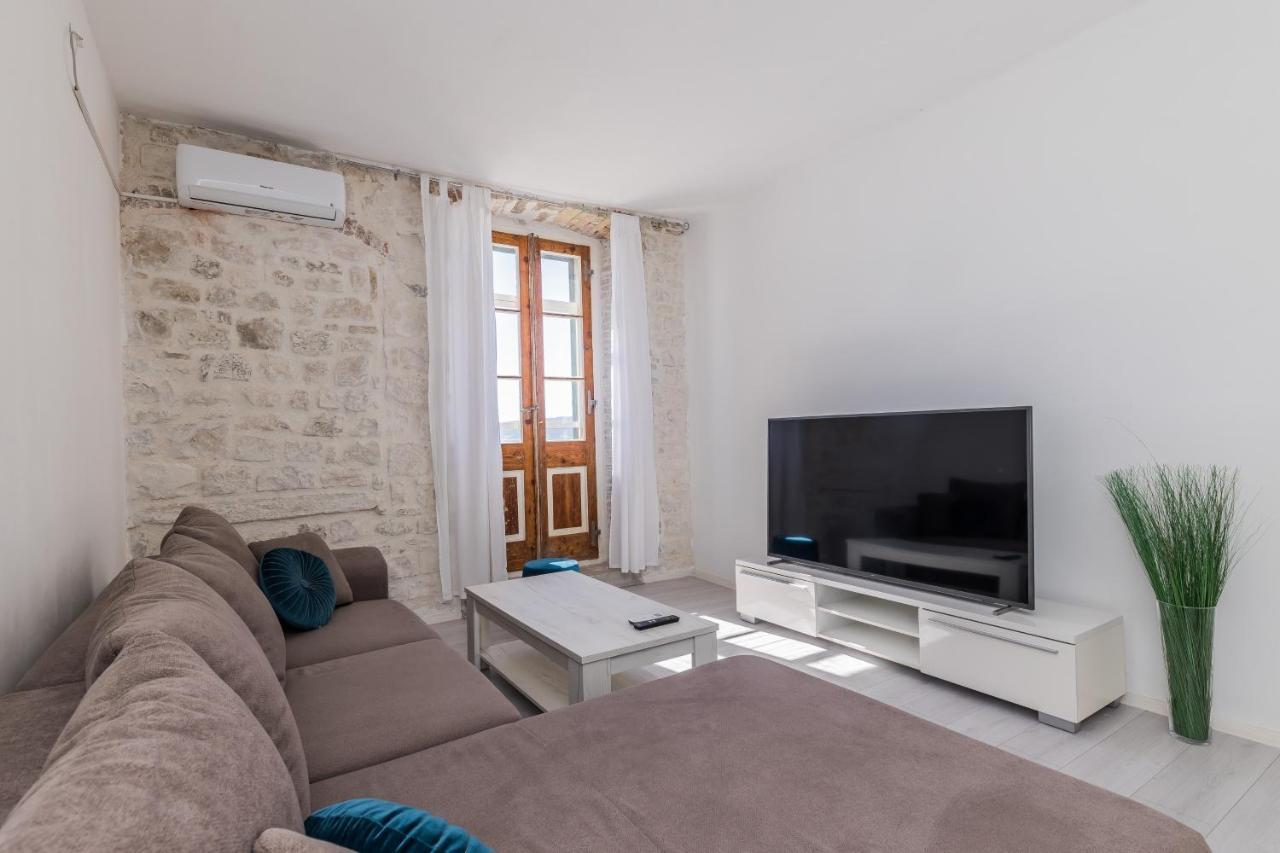 Seafront Apartments Karlo Kaštela Екстериор снимка