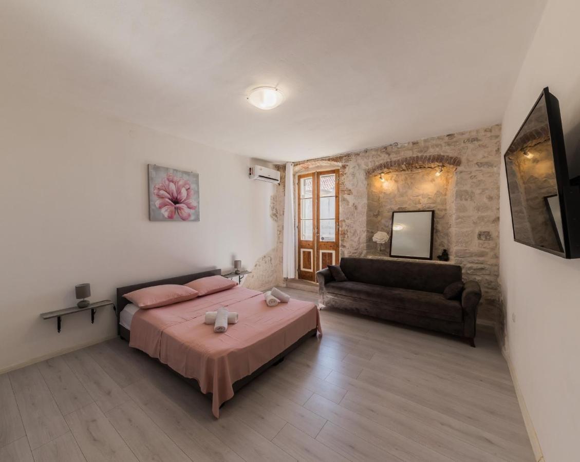 Seafront Apartments Karlo Kaštela Екстериор снимка