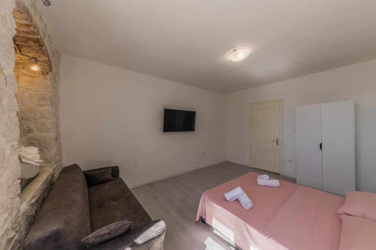 Seafront Apartments Karlo Kaštela Екстериор снимка