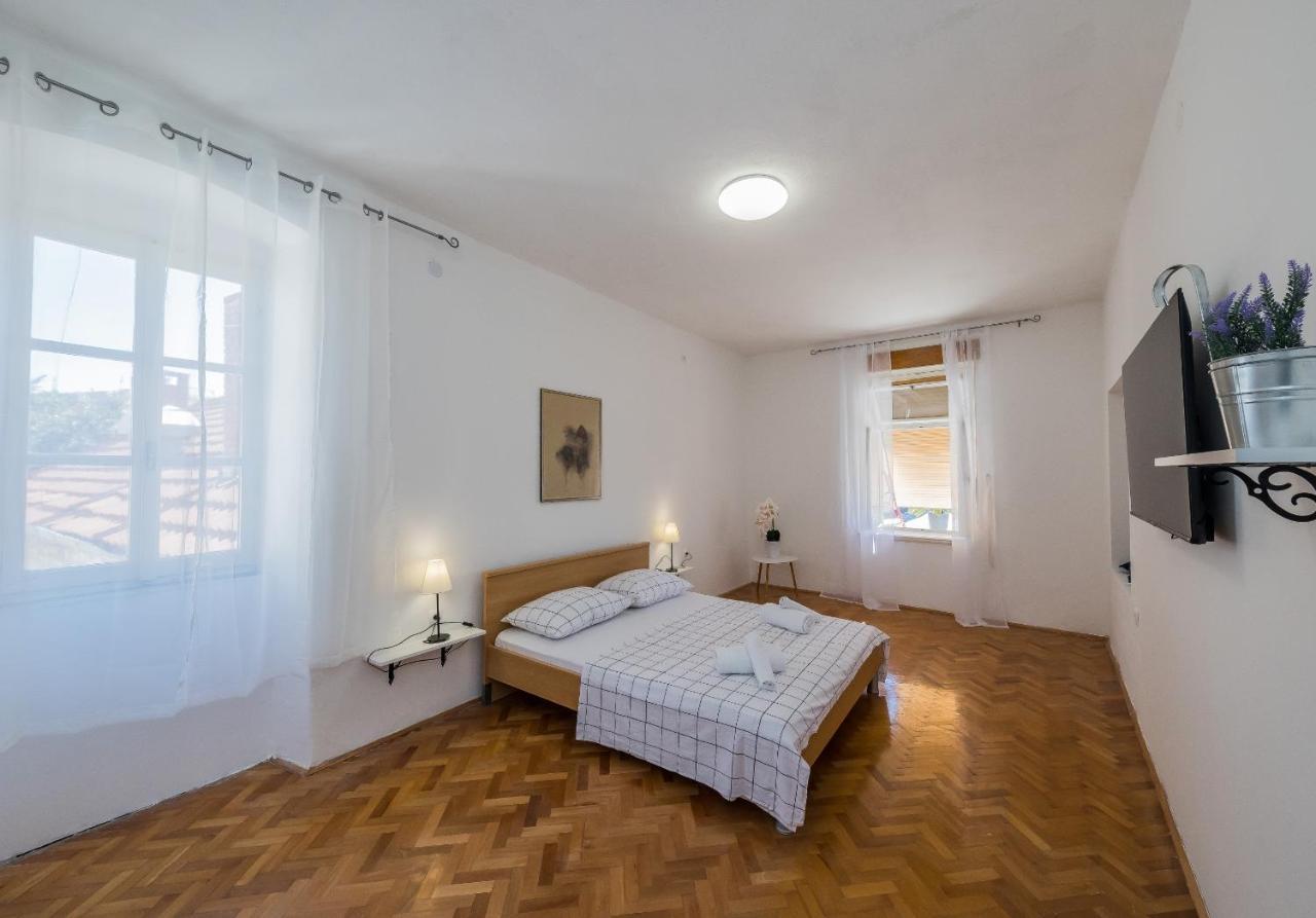 Seafront Apartments Karlo Kaštela Екстериор снимка