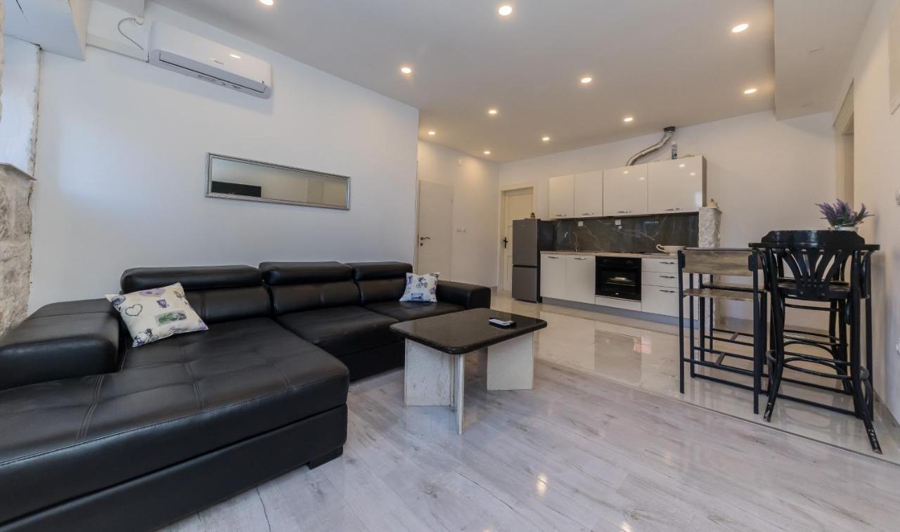 Seafront Apartments Karlo Kaštela Екстериор снимка