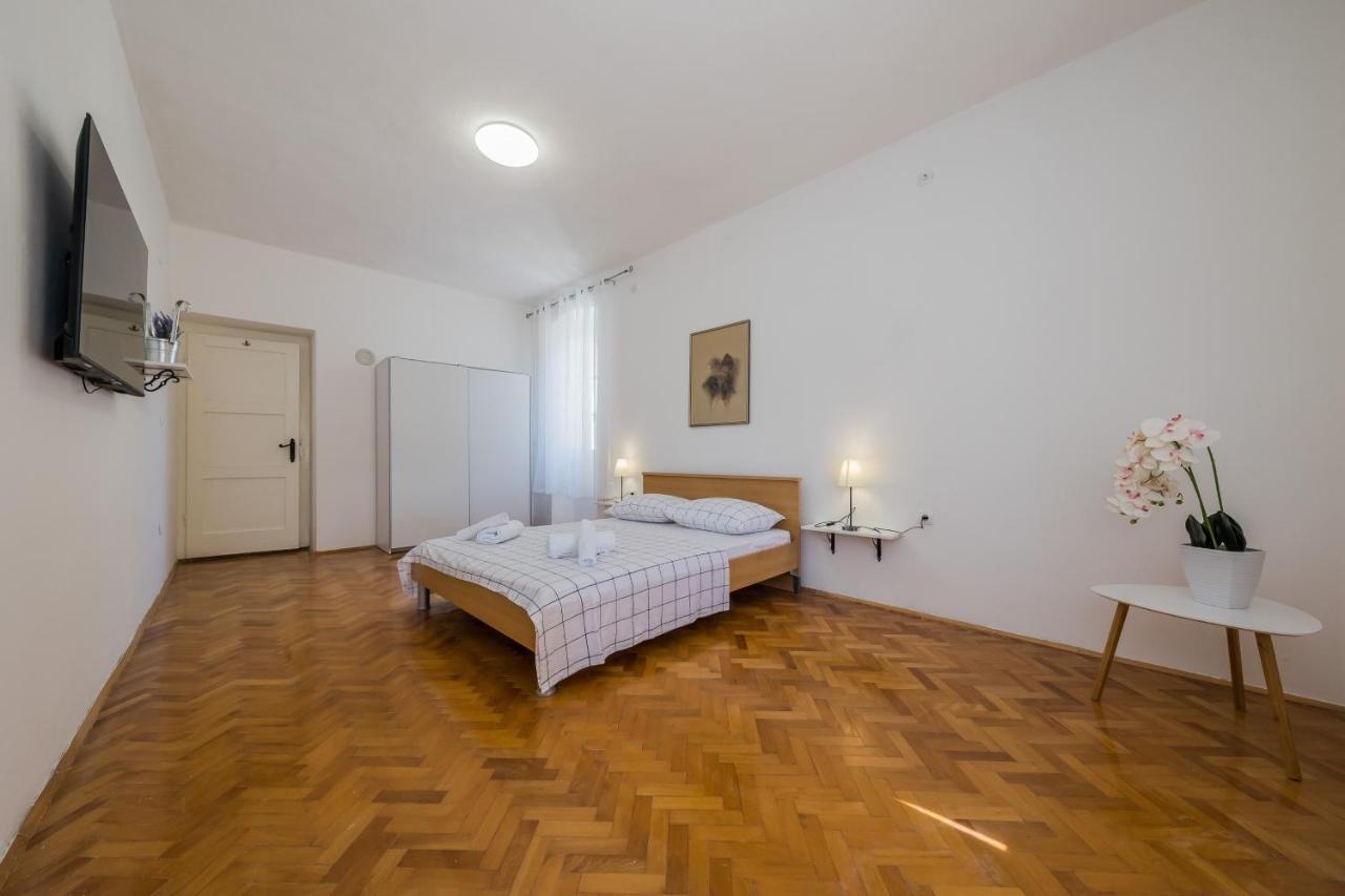 Seafront Apartments Karlo Kaštela Екстериор снимка