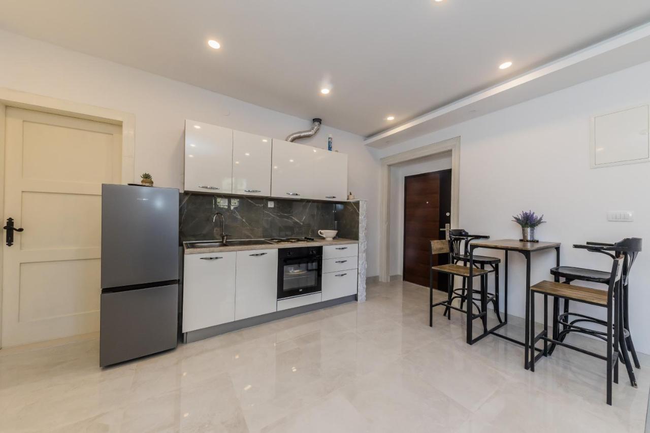 Seafront Apartments Karlo Kaštela Екстериор снимка